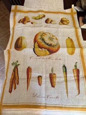 Tuscan kitchen towel New with tags